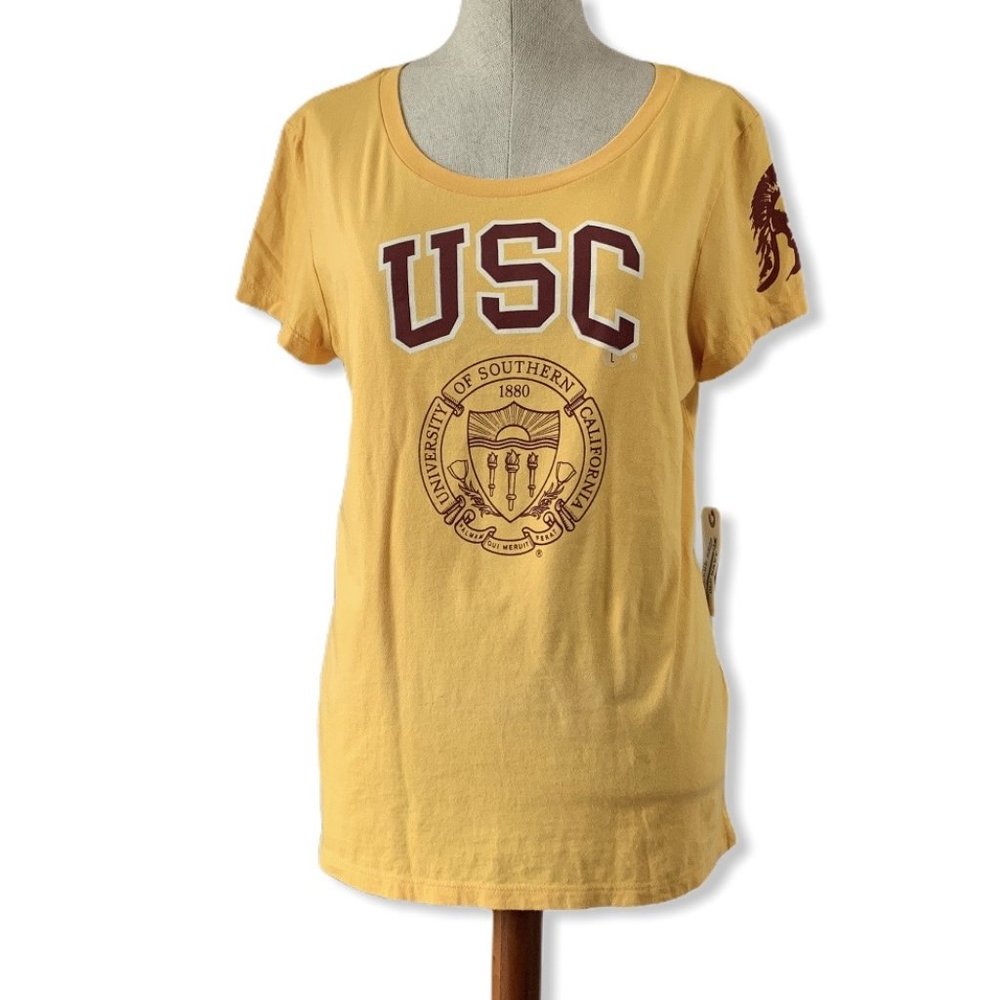 🆕 USC College TShirt